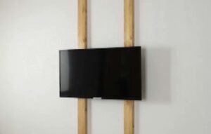 DIY　プチリフォーム　壁掛けテレビ